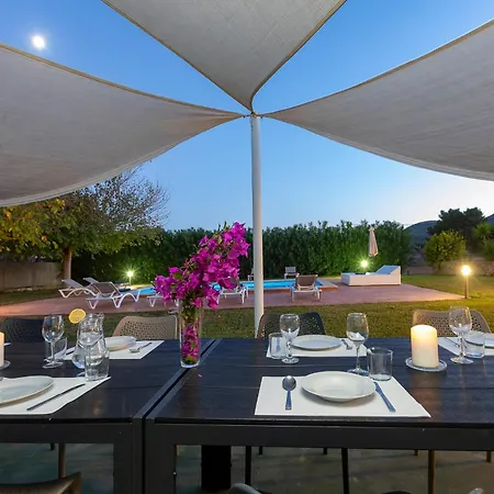 In Sleeps 10 - Sa Vinya *