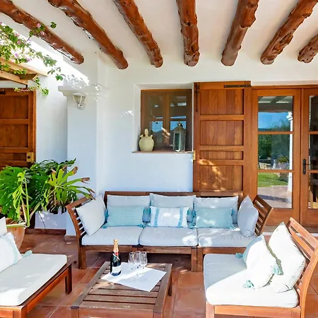 In Sleeps 10 - Sa Vinya